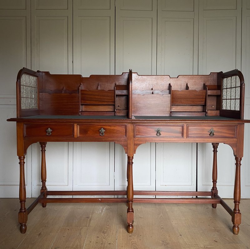 Mahogany twin clerks/banking desk - Image 5