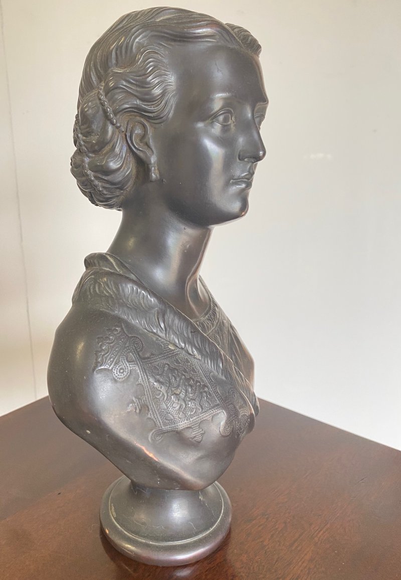 Patinated bust Princess Alexandra of Denmark - Image 5