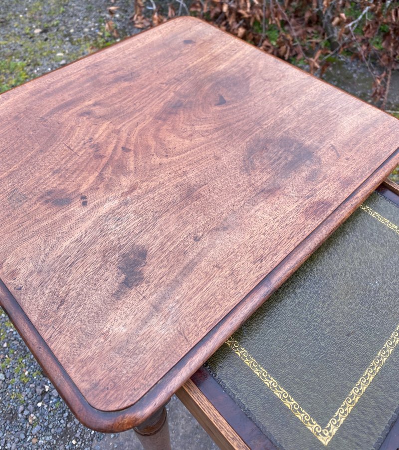 Regency petite writing table - Image 9