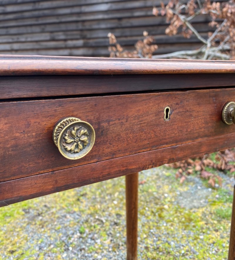 Regency petite writing table - Image 5