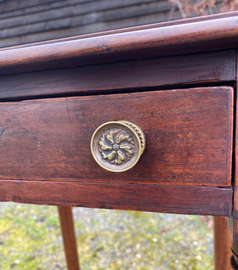 Regency petite writing table - Image 6