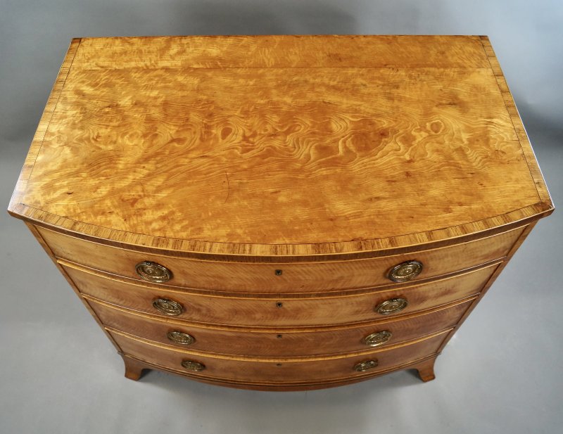 A Fine George III Satinwood Chest - Image 3