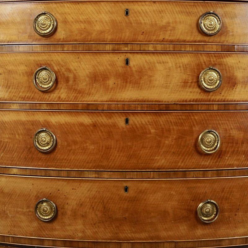 A Fine George III Satinwood Chest - Image 4