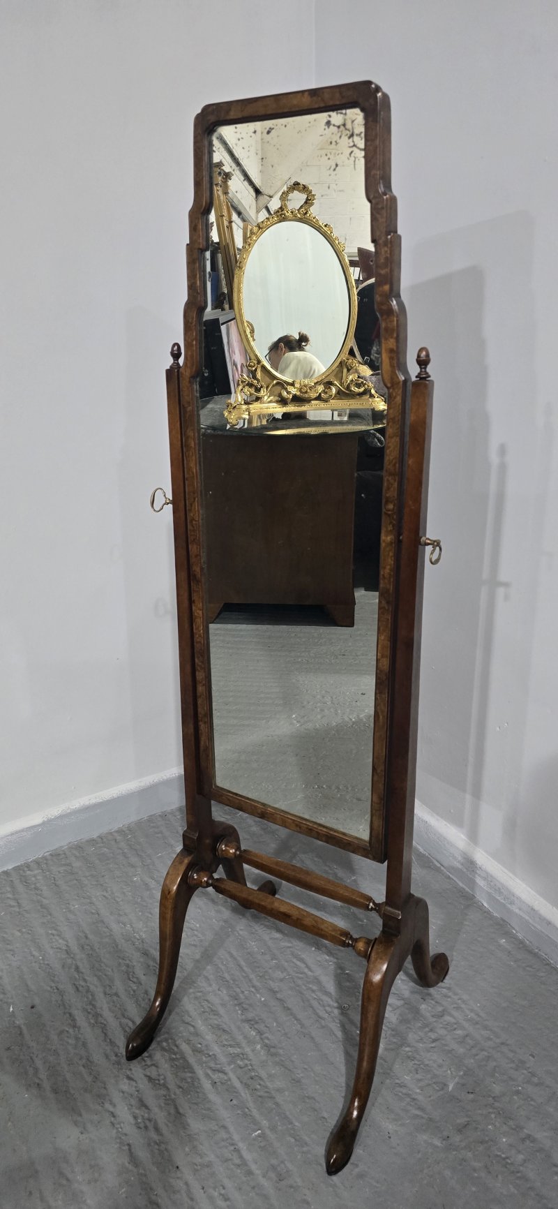 Queen Anne  Walnut Cheval Mirror - Image 4