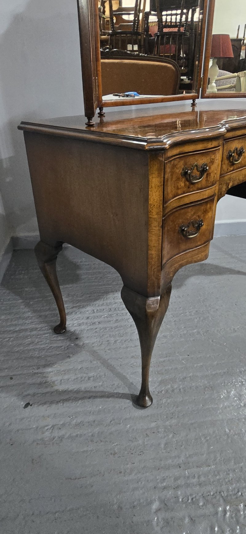 Super Queen Anne Walnut Dressing Table - Image 11