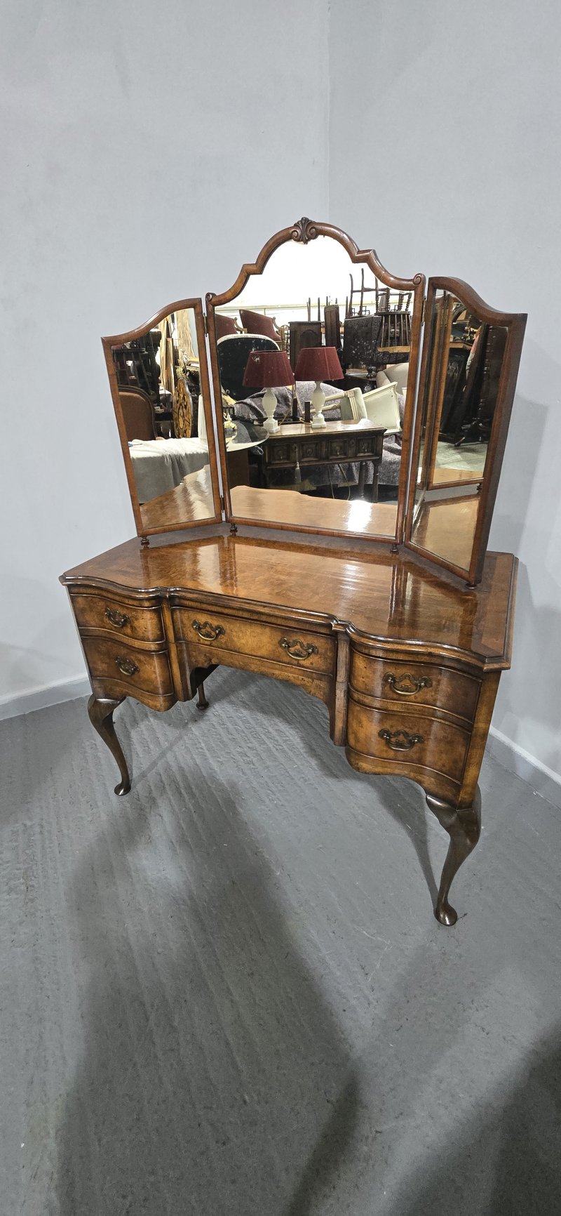 Super Queen Anne Walnut Dressing Table - Image 13