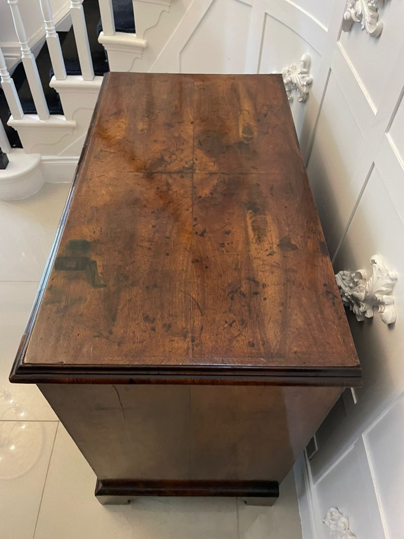 Outstanding Original George I Antique Quality Figured Walnut Chest of Drawers - Image 7