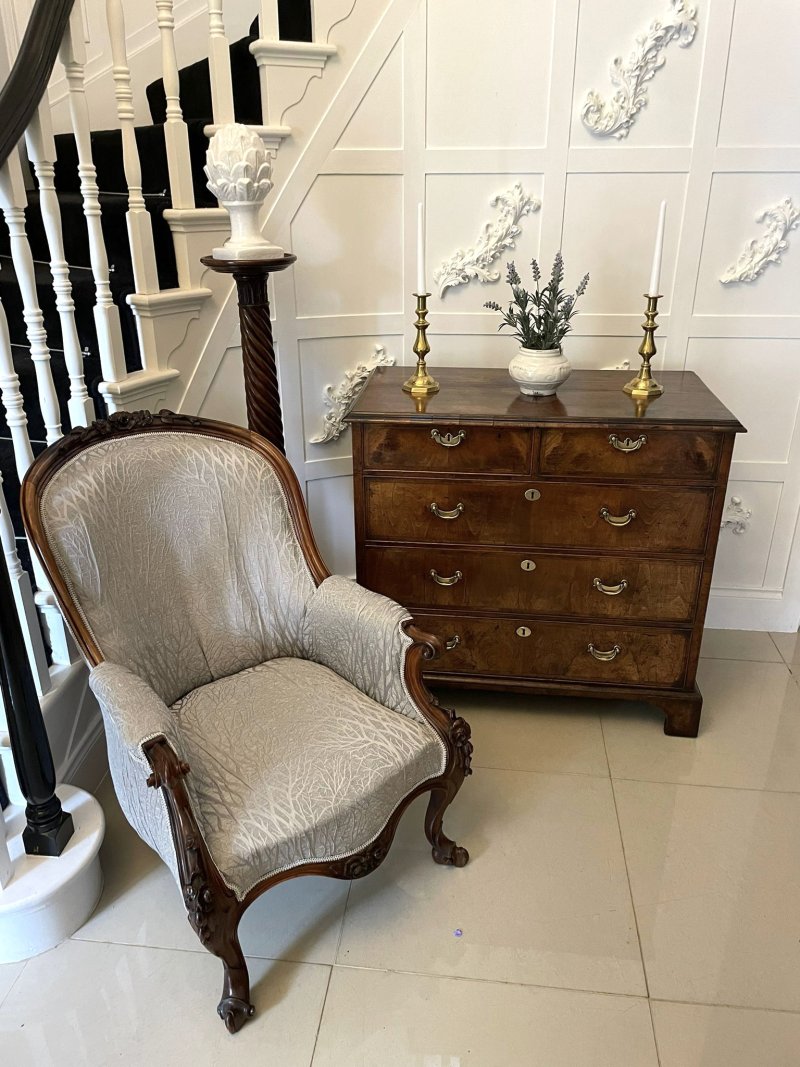 Outstanding Original George I Antique Quality Figured Walnut Chest of Drawers - Image 3