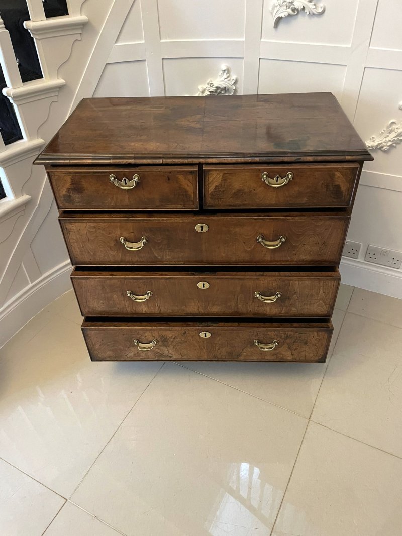 Outstanding Original George I Antique Quality Figured Walnut Chest of Drawers - Image 5