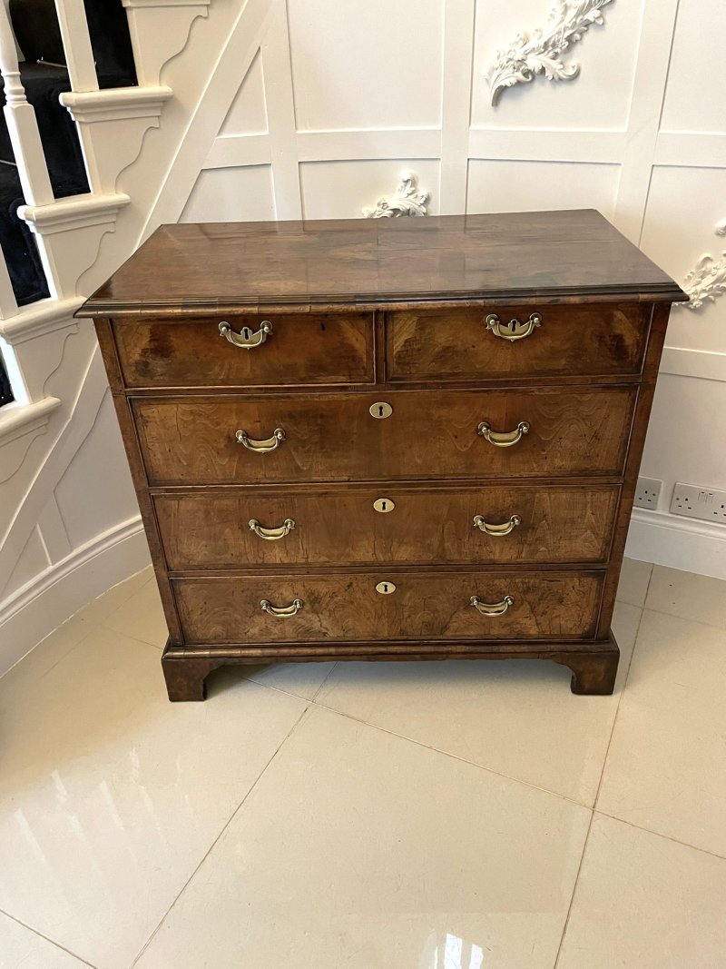 Outstanding Original George I Antique Quality Figured Walnut Chest of Drawers - Image 4