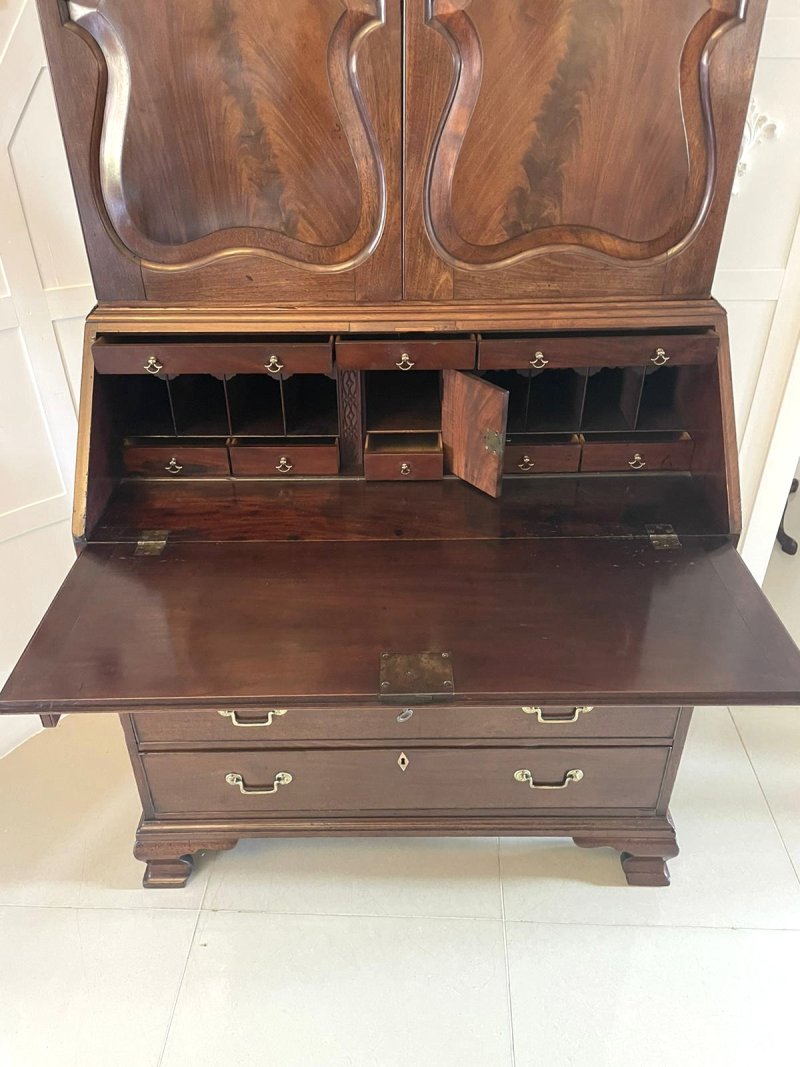 Outstanding Quality Antique George II Figured Mahogany Bureau Bookcase - Image 6