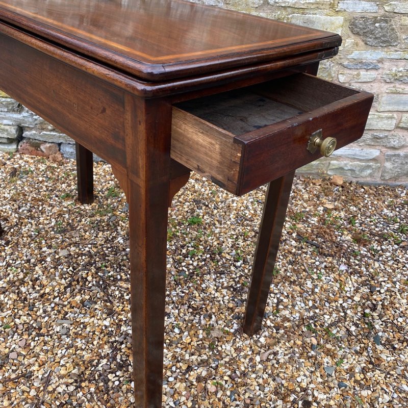 Georgian mahogany fold over games table - Image 10