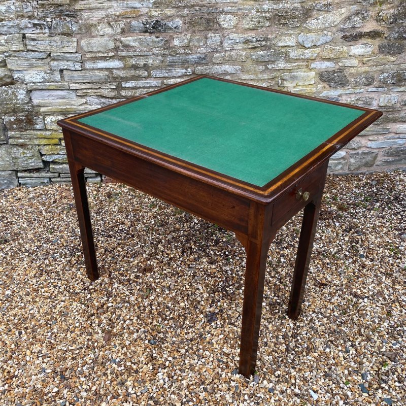 Georgian mahogany fold over games table - Image 12