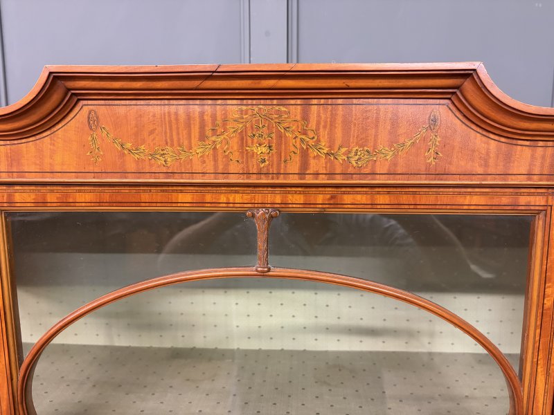 Inlaid Satinwood Display Cabinet by Maple & Co. - Image 17
