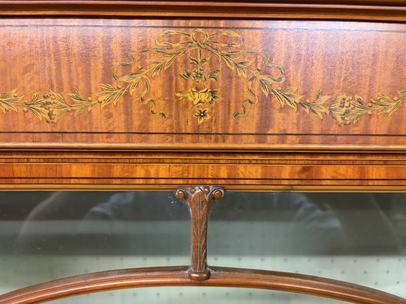 Inlaid Satinwood Display Cabinet by Maple & Co. - Image 18