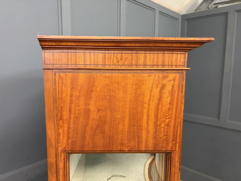 Inlaid Satinwood Display Cabinet by Maple & Co. - Image 5