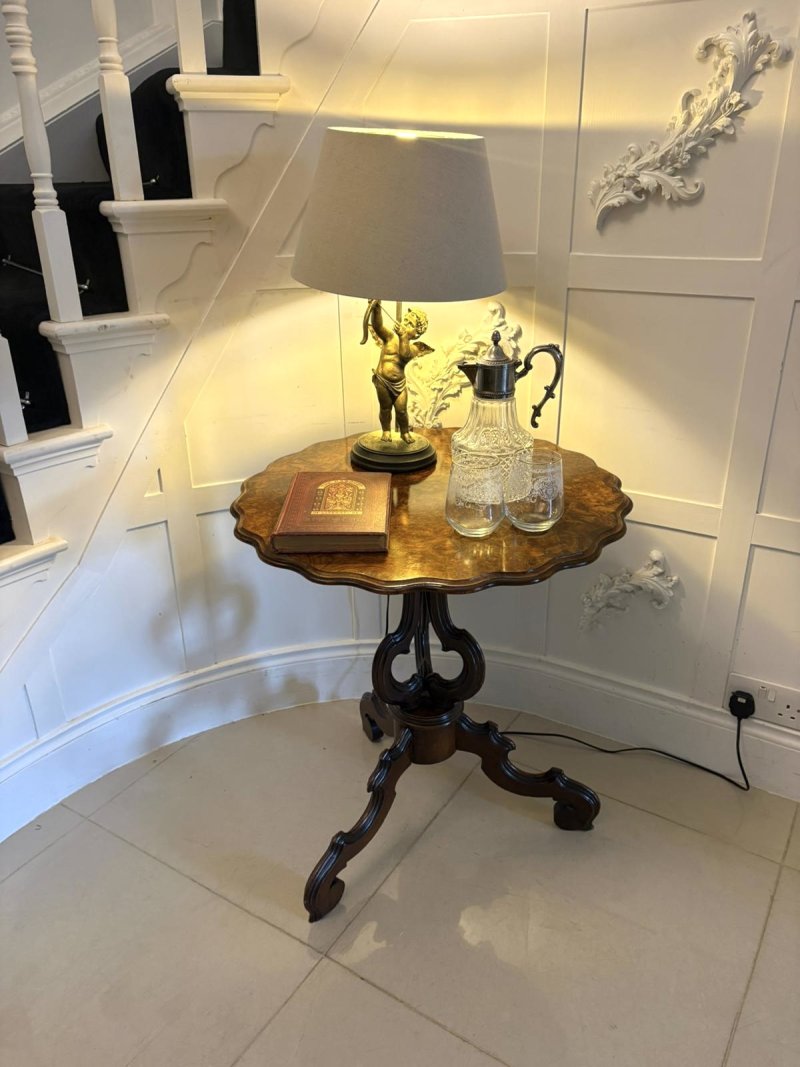 Antique Victorian Burr Walnut Scalloped Lamp Side Table - Image 3