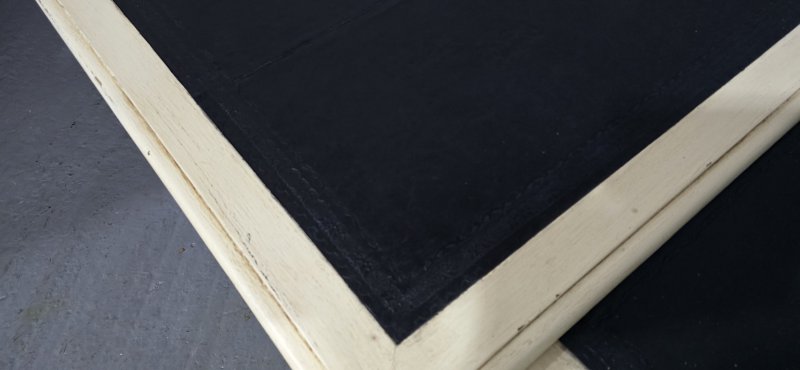 French Painted Kneehole Desk - Image 3