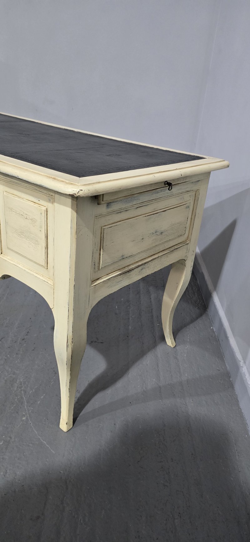 French Painted Kneehole Desk - Image 9