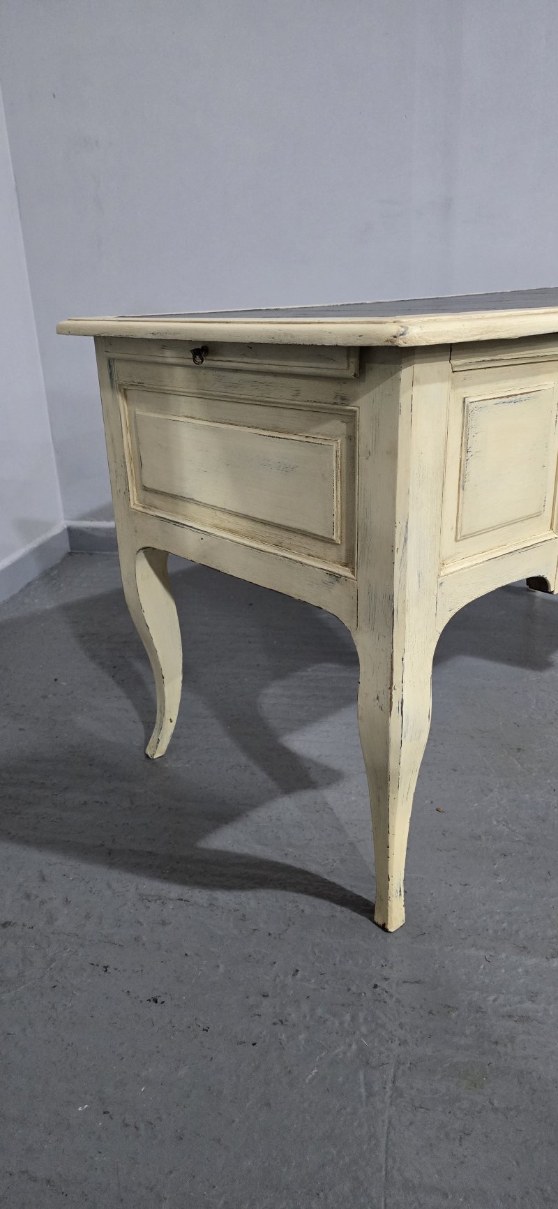 French Painted Kneehole Desk - Image 21