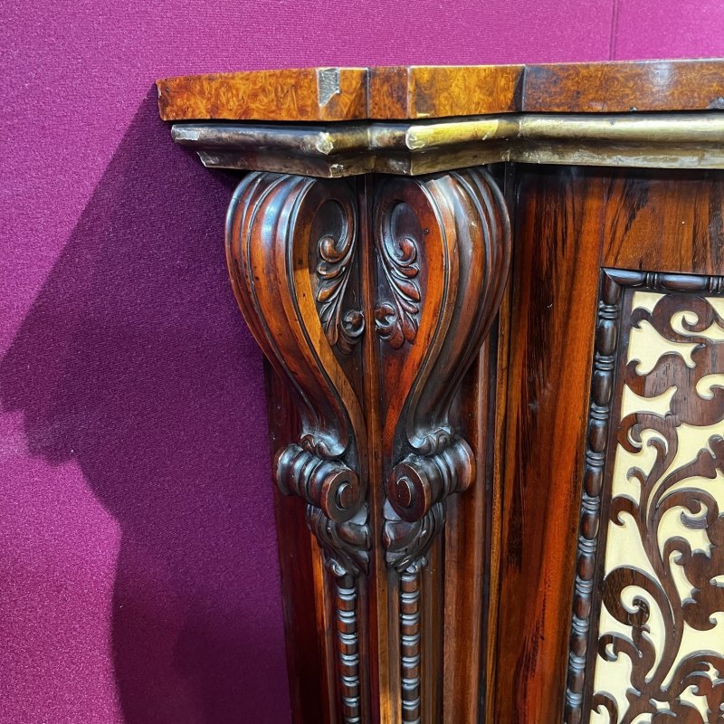 A Stunning Quality Early Victorian Period Gonçalo Alves And Amboyna Bookcase/credenza - Image 15