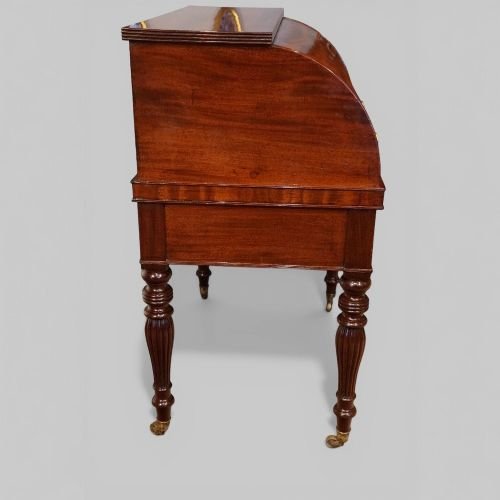 Early 19th Century Mahogany Cylinder Desk - Image 10