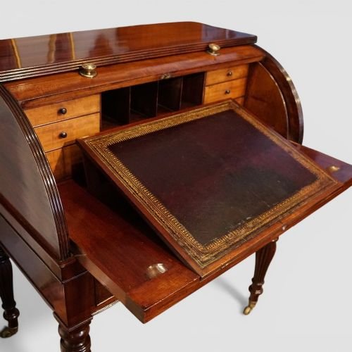 Early 19th Century Mahogany Cylinder Desk - Image 12