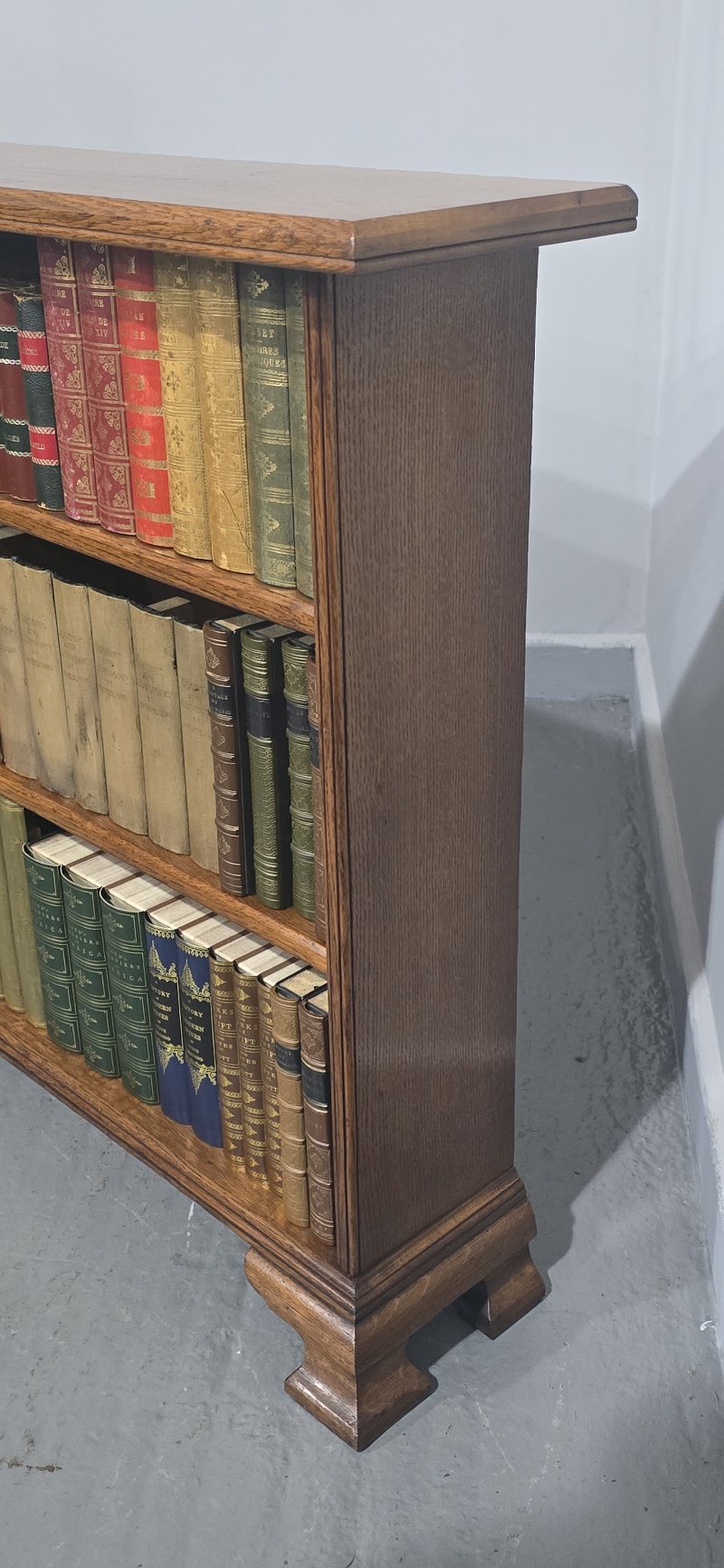 Arts and Crafts Oak Low Bookcase - Image 4