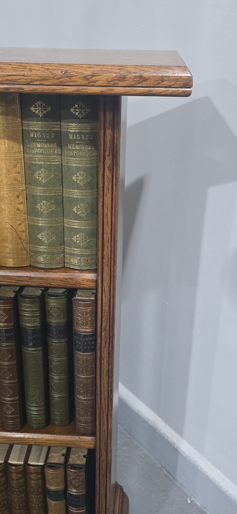 Arts and Crafts Oak Low Bookcase - Image 5