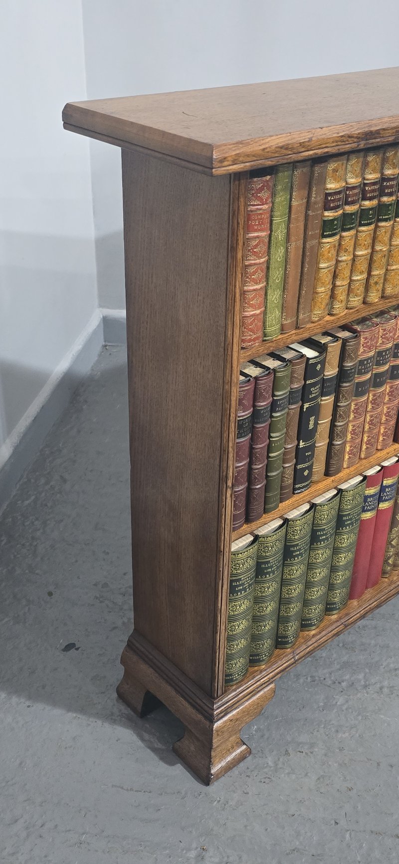 Arts and Crafts Oak Low Bookcase - Image 6