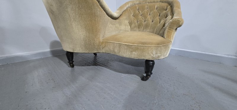 Super Victorian Conversation Sofa - Image 13