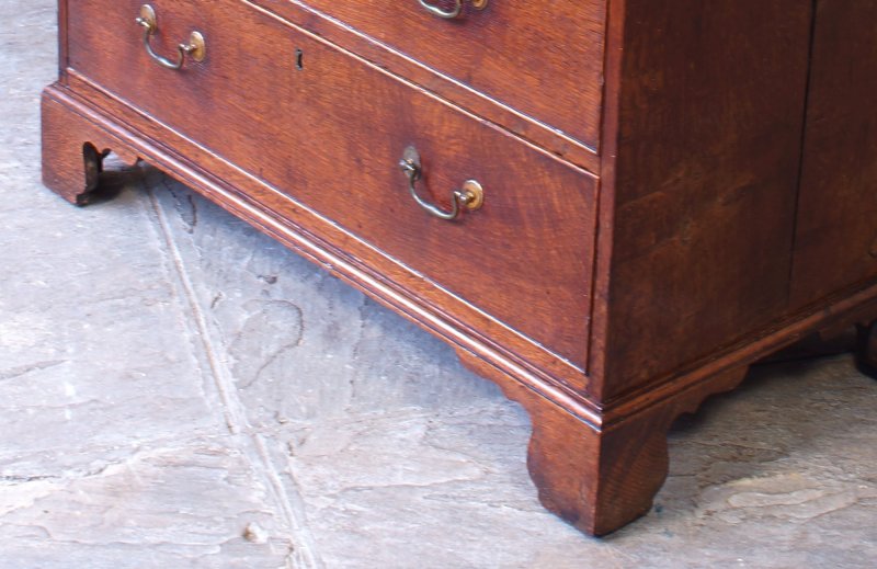Georgian Oak Chest Of Drawers - Image 4
