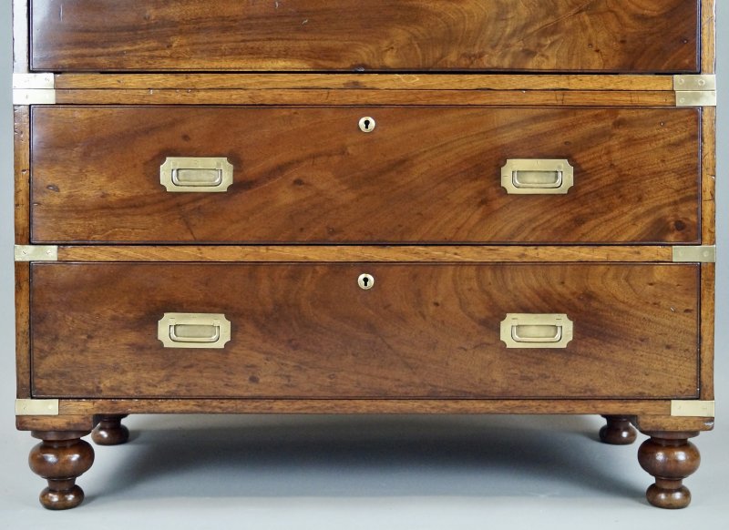 A Particularly Appealing Mahogany Military Chest - Image 4