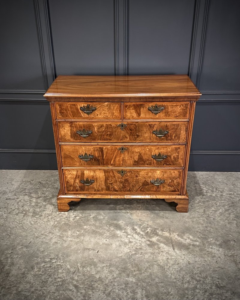 18th Century Walnut Chest of Drawers - Image 2