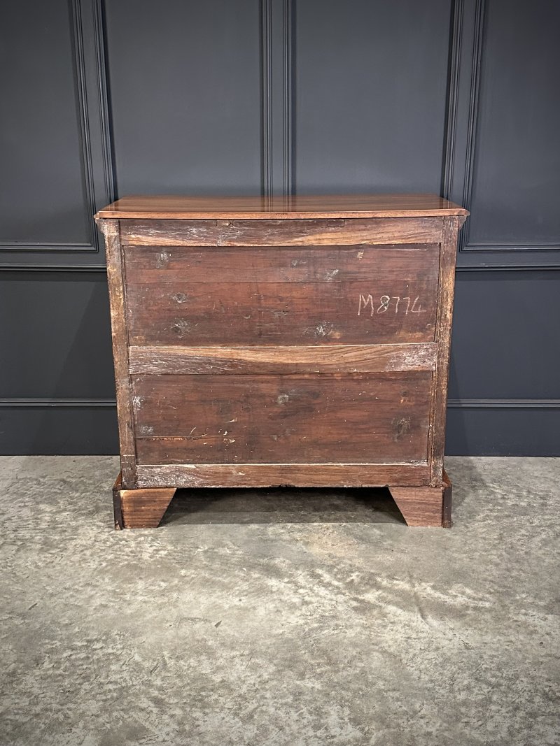 18th Century Walnut Chest of Drawers - Image 4