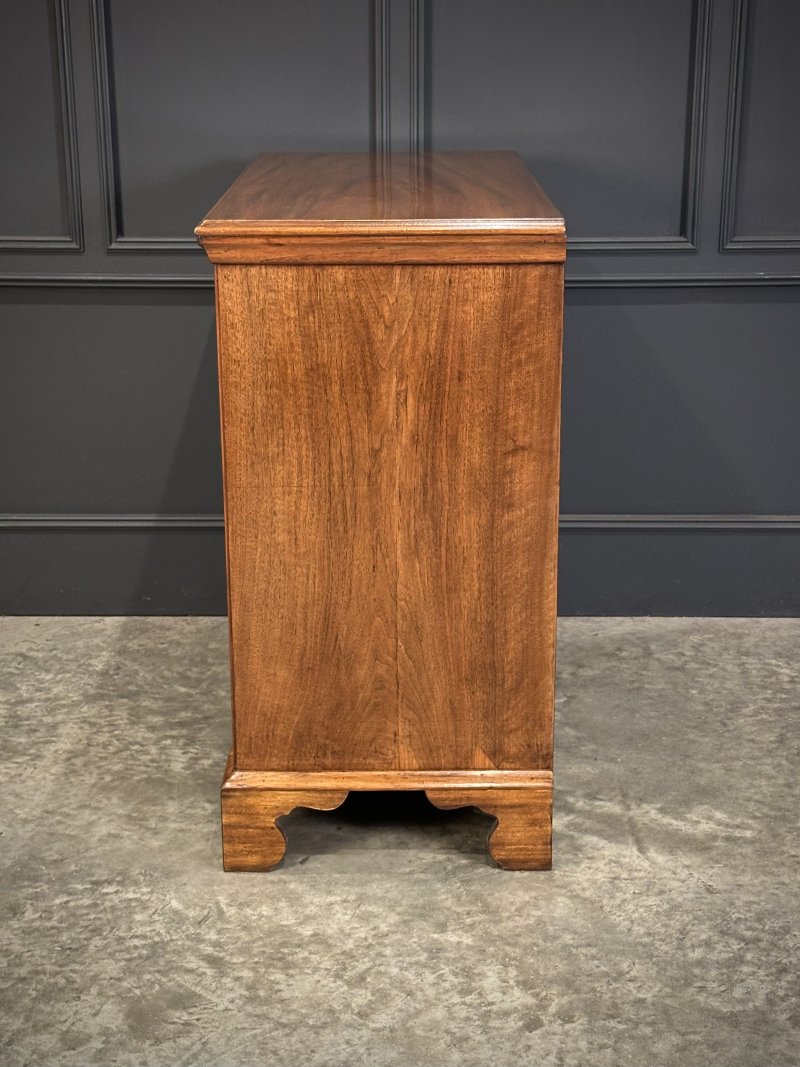 18th Century Walnut Chest of Drawers - Image 3
