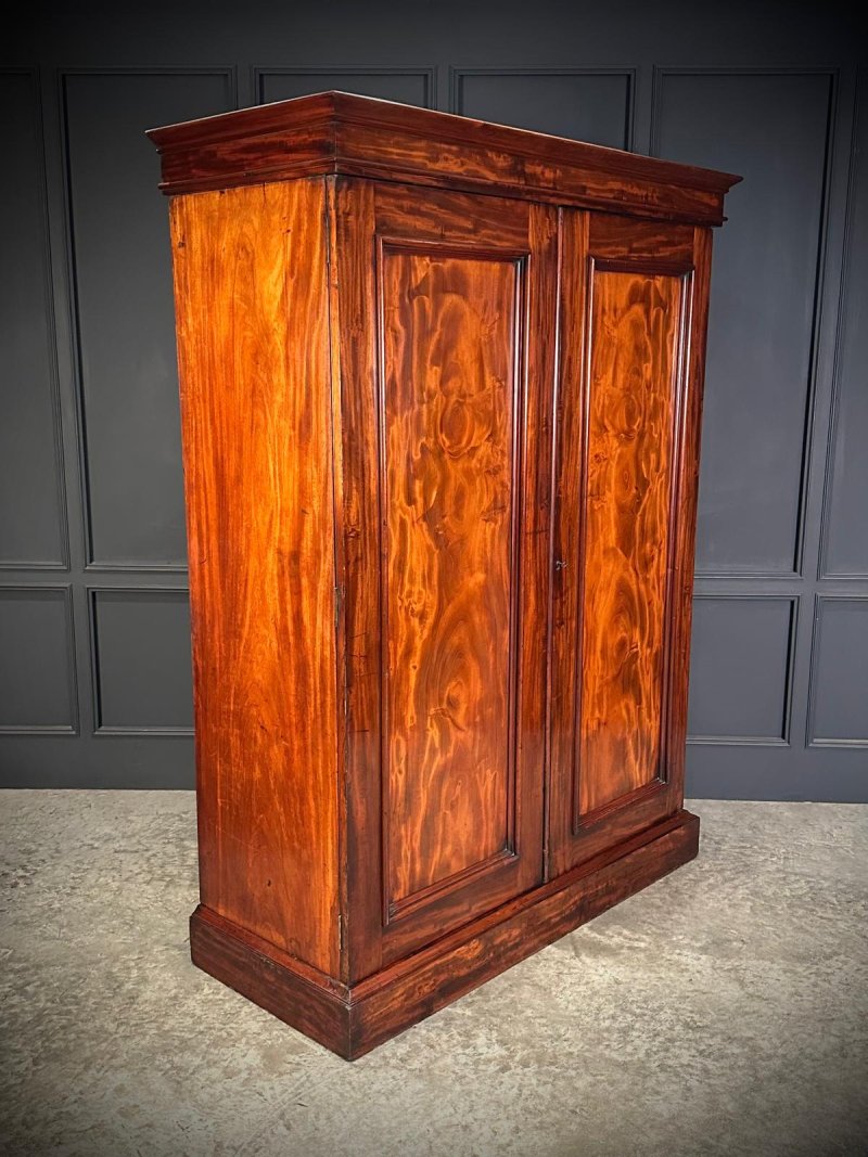 William IV Mahogany Wardrobe