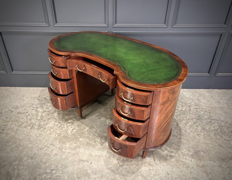 Edwardian Mahogany Kidney Shaped Desk - Image 7