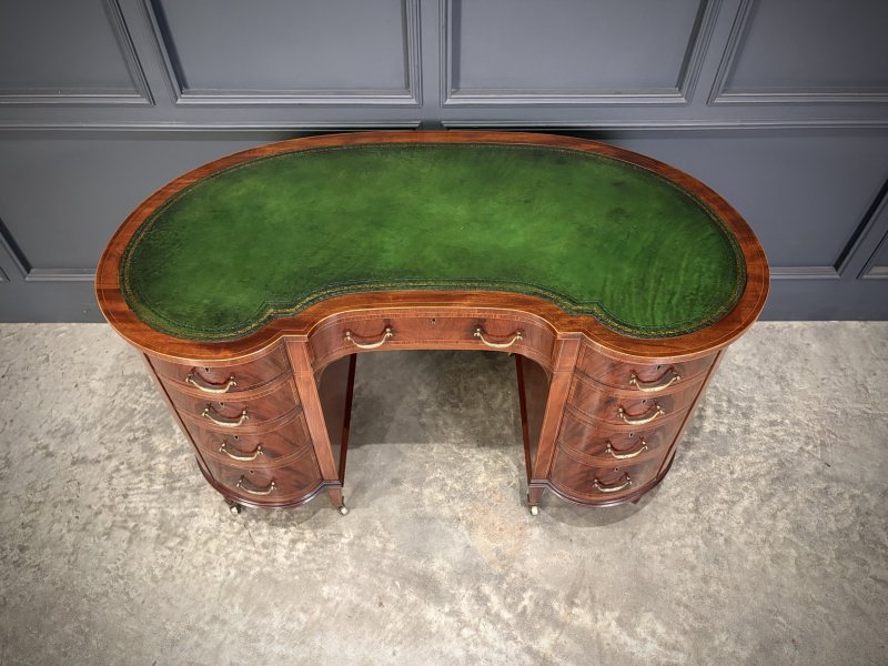 Edwardian Mahogany Kidney Shaped Desk - Image 4