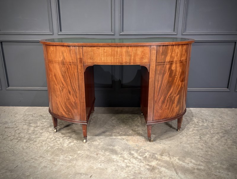 Edwardian Mahogany Kidney Shaped Desk - Image 6