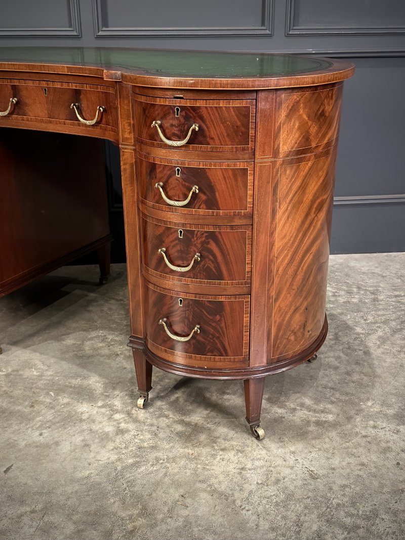Edwardian Mahogany Kidney Shaped Desk - Image 14