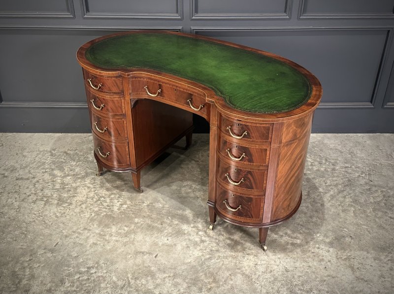 Edwardian Mahogany Kidney Shaped Desk - Image 13