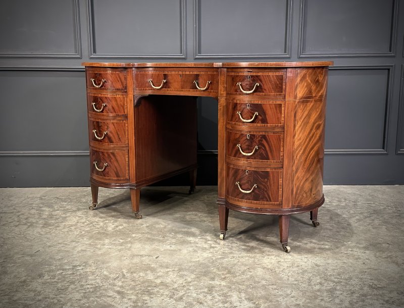 Edwardian Mahogany Kidney Shaped Desk - Image 12