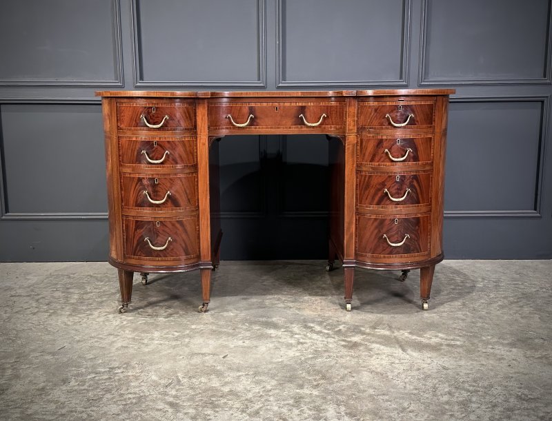 Edwardian Mahogany Kidney Shaped Desk - Image 10