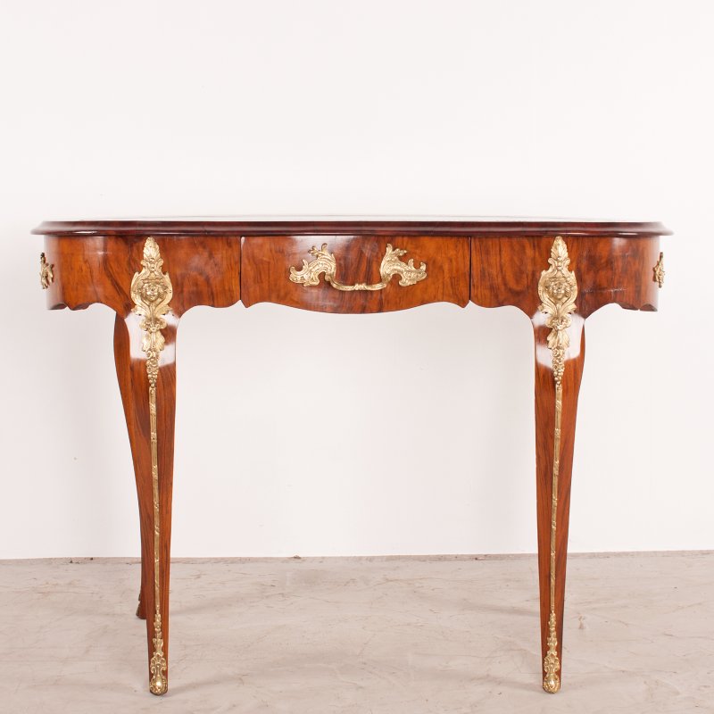 Victorian Walnut Kidney Shaped Writing Table - Image 3