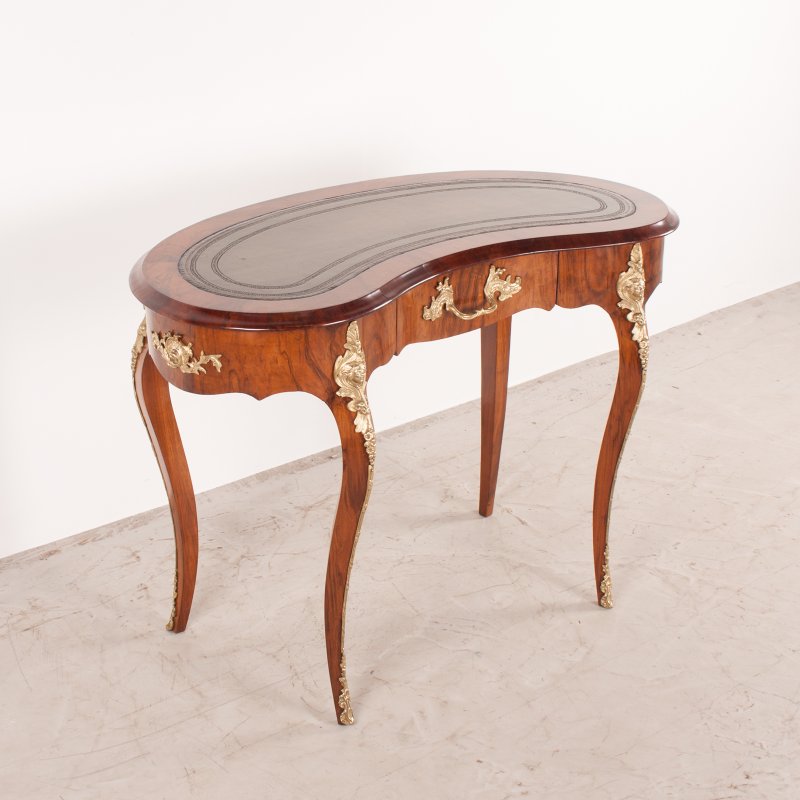 Victorian Walnut Kidney Shaped Writing Table - Image 4