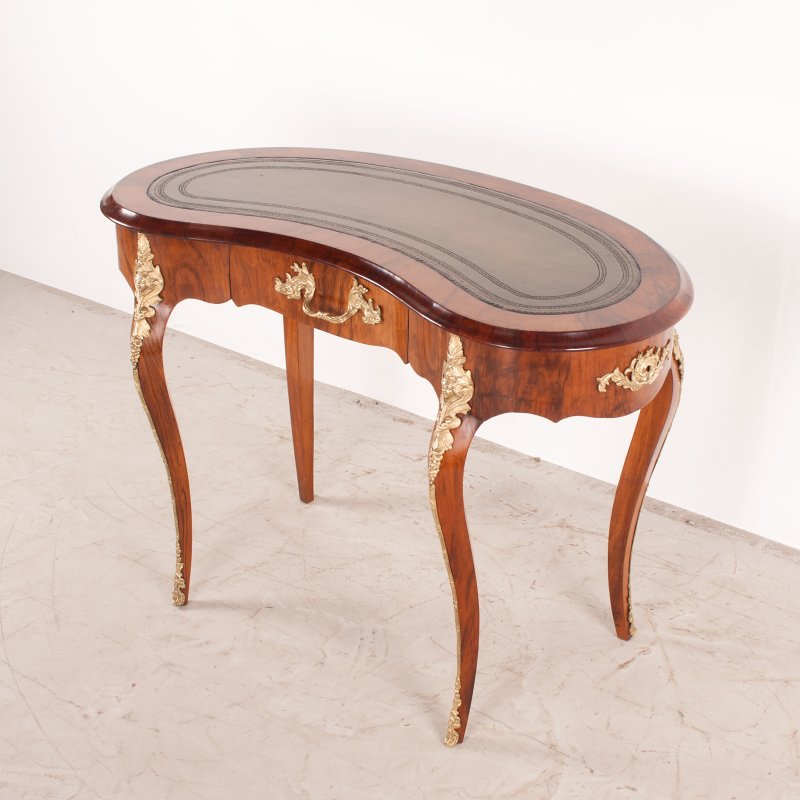Victorian Walnut Kidney Shaped Writing Table - Image 5