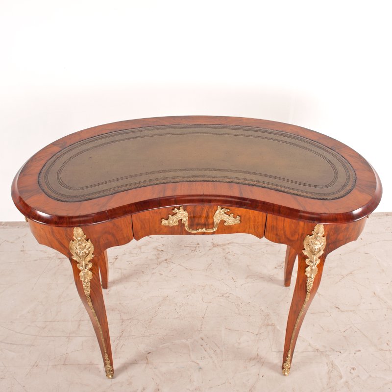 Victorian Walnut Kidney Shaped Writing Table - Image 6