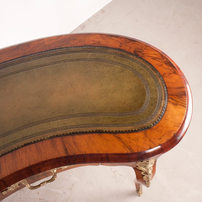 Victorian Walnut Kidney Shaped Writing Table - Image 12