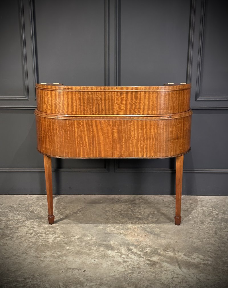 Inlaid Mahogany Carlton House Desk - Image 8